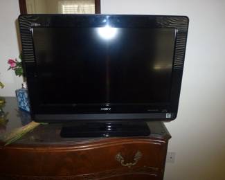 FLAT SCREEN TV