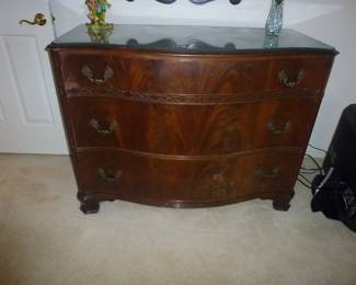 VINTAGE FLAME MAHOGANY SERPENTINE 3 DRAWER CHEST