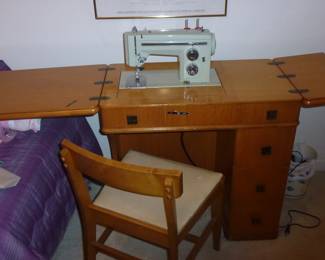 VINTAGE SEARS KENMORE SEWING MACHINE AND CABINET