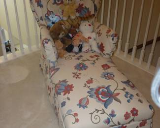 VINTAGE CHAISE CHAIR