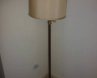 FLOOR LAMP
