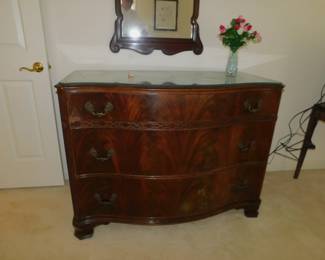 VINTAGE SERPENTINE FLAME MAHOGANY 3 DRAWER CHEST