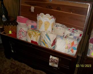 Lane Chest w/ quilts