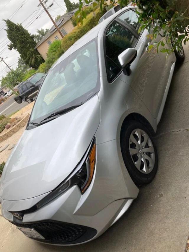 2020 Toyota Corolla LE - Mileage 27,073 - Color: Silver