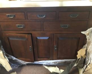 Vintage dresser/cabinet