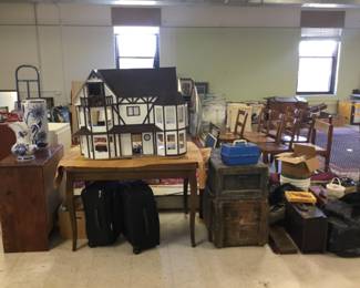 Doll Bose, table, home goods, vintage finds