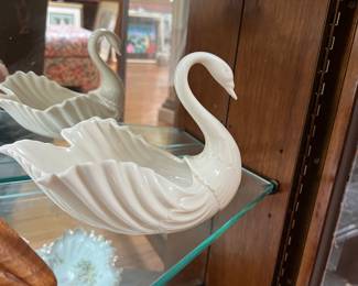 Porcelain swan decor