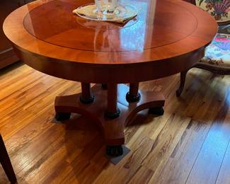 Baker furniture Dining room table expands to large table
