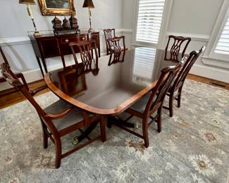 Gorgeous dining room table and chairs