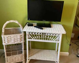 Samsung Tv With Wicker Stand Basket