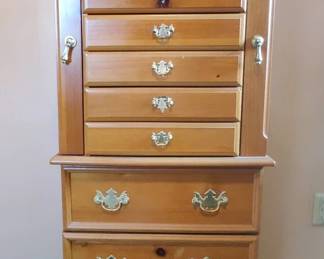 Stnding Jewelry Armoire