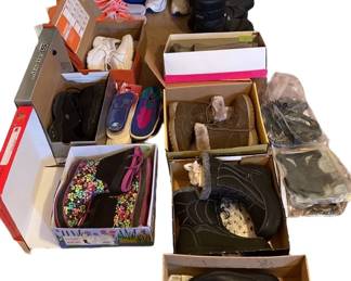 Womens Boots and Shoes 7M