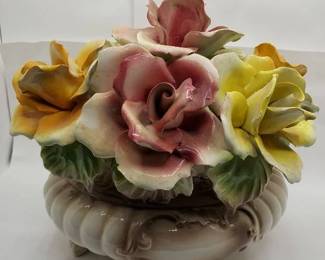 Beautiful Capodimonte Floral Centerpiece
