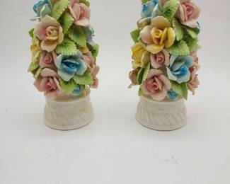 Beautiful Capodimonte Style Hand Painted And Handmade Porcelain Flower Decor