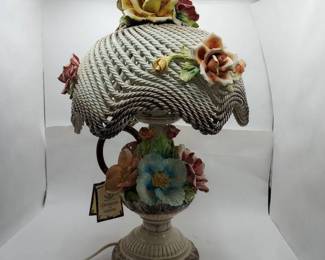 Gorgeous Hand Painted Capodimonte Style Table Lamp Made in Italy