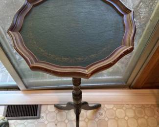 Late 20th Century Mahogany Tooled Leather Top Vase Plant Stand