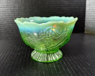Vintage Jefferson Green Glass Opalescent Bowl