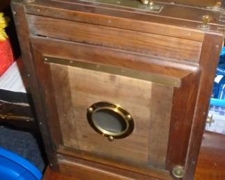 ANTIQUE CAMERA