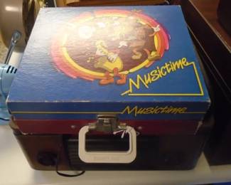 MUSICTIME RECORD PLAYER