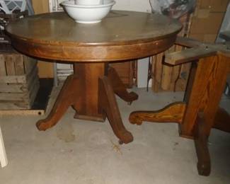OAK TABLES