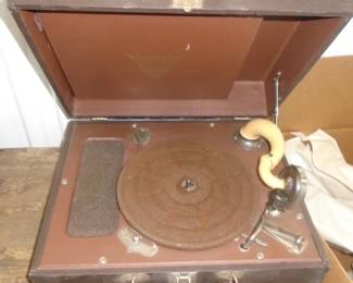 VICTOR 78 RECORD PLAYER