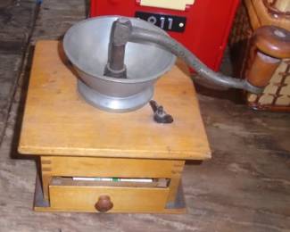 HAND COFFEE GRINDER