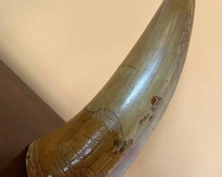 103 Antique Powder Hornmin