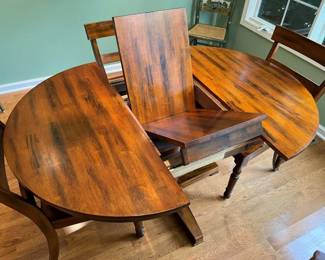 103 Butterfly Leaf Dining Table Detailmin