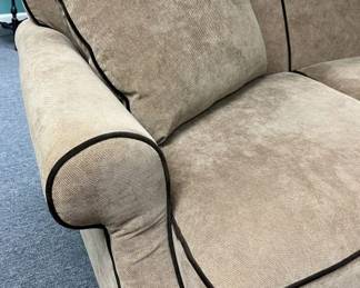 103 Fairmont Upholstered Sofa Detailmin