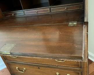 103 Kittinger Secretary Desk Detailmin