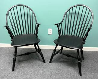103 Vintage Continuous Arm Windsor Chair X2min