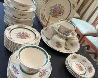 103 Wedgwood Floral China Setmin