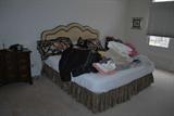 King Bed - Upholstered Headboard
Bed Linens
Towels
Table Linens