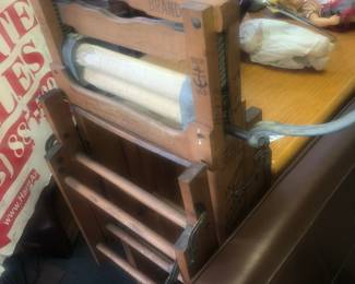 ORIGINAL FISHER FAMILY VICTORIAN HAND WASH MACHINE WRINGER USED BY THE MANY FAMILY SERVANTS.