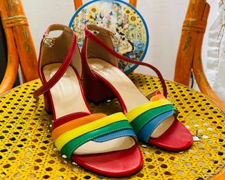 trip the light fantastic in these. sz 7 We have this shoe in denim and off white.