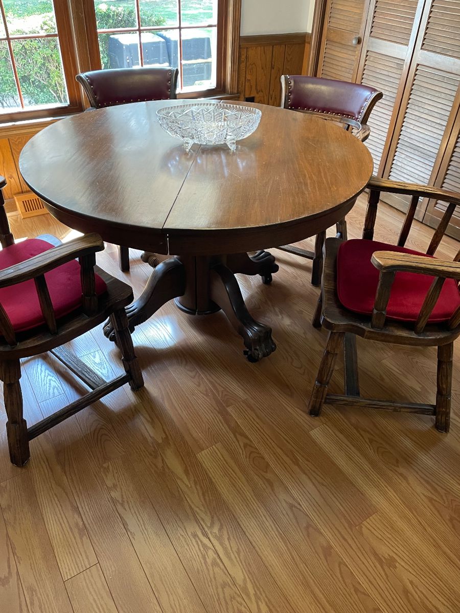 Sugar Creek Area by Divine Estate Sales starts on 10/26/2023