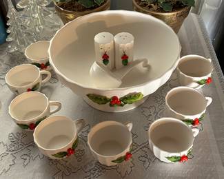 Holt Howard eggnog/punch bowl, cups and ladle.