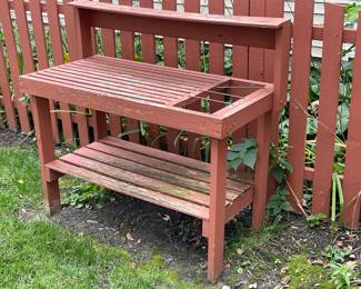 Plant / garden work station 