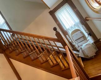 Acorn 10 step, automatic lift chair can be cut to make smaller if necessary