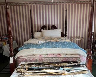 Queen bed - belts M-XL, quilts