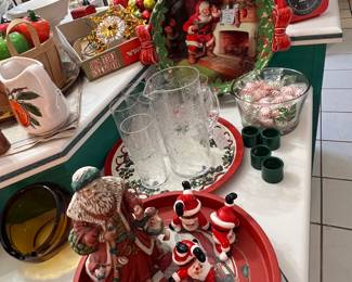 Fitz & Floyd Tumbling Santas, Christmas trays, glassware