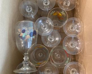 LARGE SET OF ROYAL WORCESTER  "EVESHAM" ENGLAND INCL. GLASSWARE AND SERVING PCS