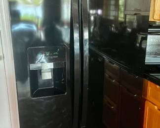 Frigidaire side by side refrigerator 
