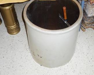 Vintage 10 gal crock