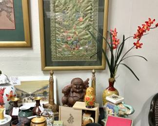 Framed 100 birds, silk polychrome embroidery.