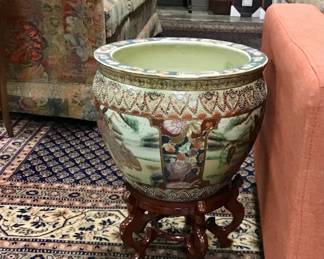 Chinese handpainted porcelain Satsuma fishbowl includes stand