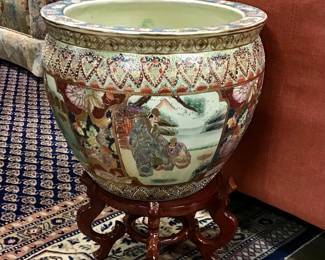 Chinese handpainted porcelain Satsuma fishbowl includes stand