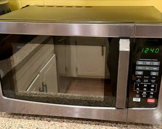 Toshiba Stainless Steel Microwave Oven. Excellent Condition