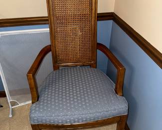 Henredon Dining Table and 6 Chairs (2 Armed and 4 Dining Chairs) with 2 Leaves and Custom Table Pads