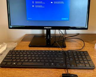 HP Envy 700-147c Desktop Computer Tower: 12GB Memory, 1TB Hard Drive, AMD Processor, DVD+RW and Beats Sound. Shown with Samsung Monitor, Keyboard and Mouse